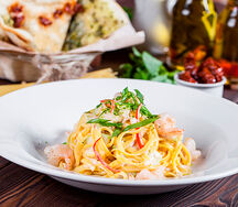 Спагетти с креветками