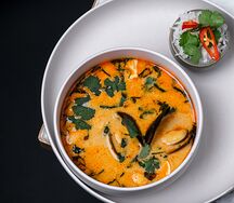 Том ям с морепродуктами