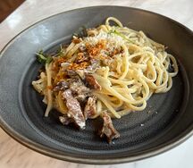 Лингвини с говяжьими щечками