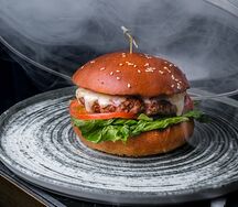 Бургер из мраморной говядины