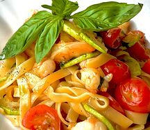 Тальятелле с креветками и томатами