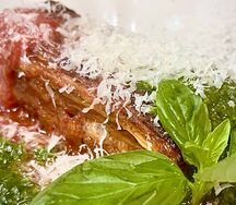 Лазанья с мраморной говядиной и соусом песто