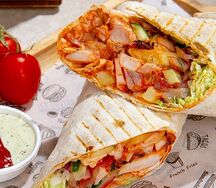 Бургер с курицей в лаваше