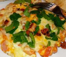 Шакшука с ветчиной и сыром