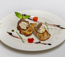 Брускетта с муссом из анчоусов