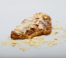 Круассан миндальный