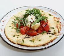 Салат Капричио на фокачче