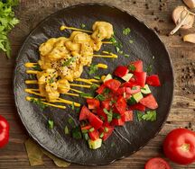 Курица карри со свежими овощами