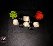 Классический ролл с креветкой и сыром