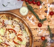 Пицца Цезарь средняя