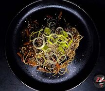 Яичная лапша со свининой