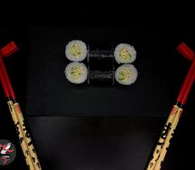 Классический ролл с огурцом