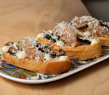 Брускетта с морским гребешком