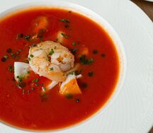 Томатный суп с морепродуктами