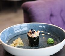 Гункан с креветкой