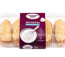 Набор эклеров со взбитыми сливками