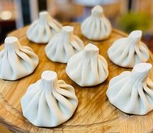 Хинкали с креветкой и с сыром страчателла