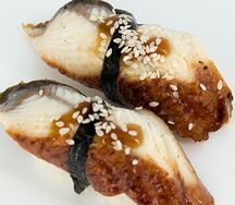 Суши с угрем