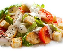 Салат Цезарь с цыпленком