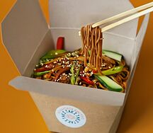 Соба со свининой в соусе сладкий чили