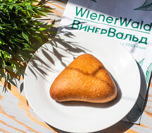 Пирожок печеный с капустой