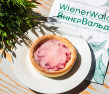 Сметанник с клубникой