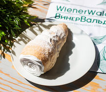 Трубочка с белковым кремом