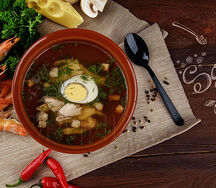 Куриный бульон с яйцом