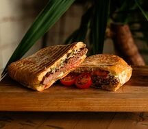 Чиабатта-сэндвич с мясом