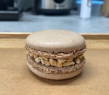 Макарон Карамель-орех