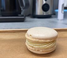 Макарон Ваниль-ананас