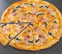 С беконом и грибами 33см