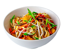 Удон с овощами, цыпленком в тайском соусе