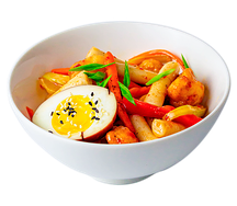 Токпокки с овощами и соусом кануочи