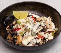 Морепродукты в соусе дорблю