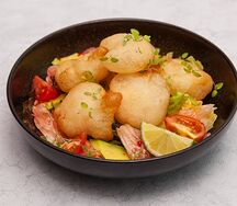 С креветками, помело и зеленью