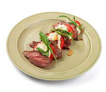 Капрезе с ростбифом
