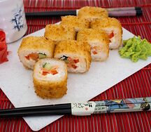 Харумаки с копчёным лососем