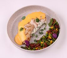 Куриная грудка в сливочно-сырном соусе