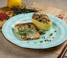 Судак с картофельным пюре