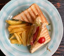 Сэндвич с курицей и овощами