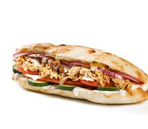 Пита со свиной рулькой и маринованным огурцом