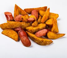 Картофель по-деревенски с сосиской