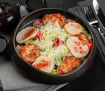 Салат Цезарь с курицей