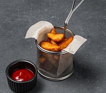 Картофель по-деревенски с кетчупом