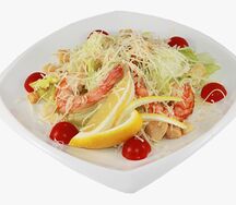 Салат Цезарь с креветками