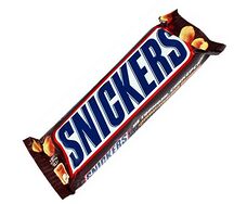 Шоколадный батончик Snickers