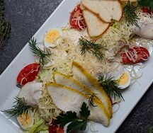 Салат Цезарь с курицей
