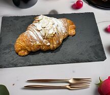 Круассан с миндальным кремом
