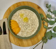Каша овсяная с персиком